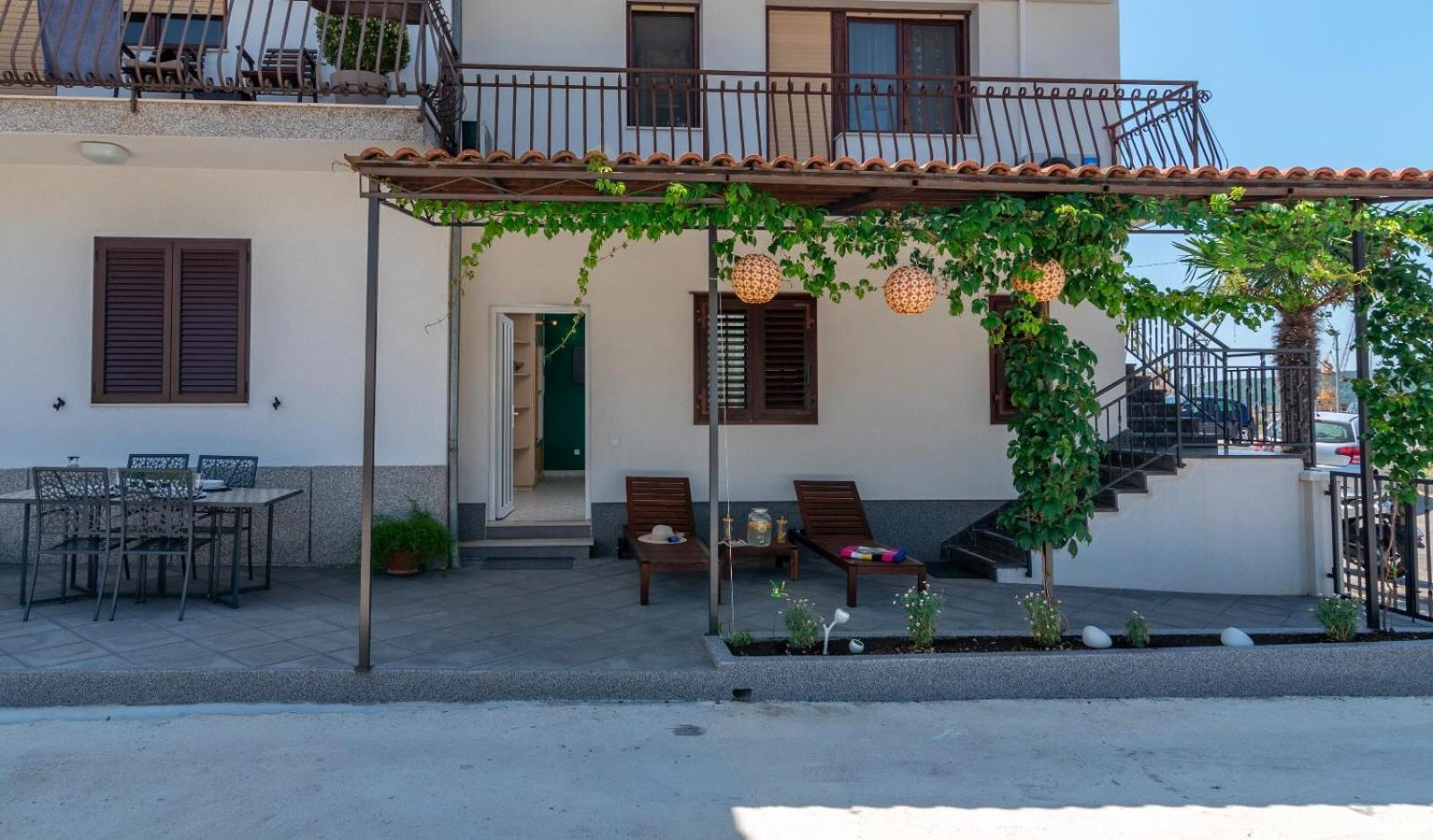 Apartman Karmen Trogir Exterior photo